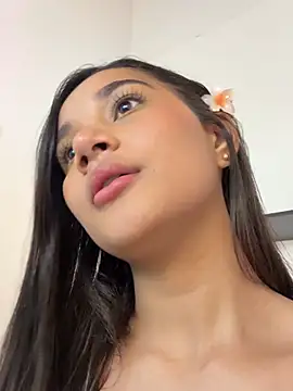 Snapshot of AlessiaVallmont chatting on 02/20/26, 07:16 AlessiaVallmont online show from 02/20/26, 07:16