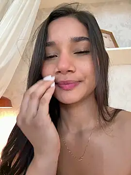 AlessiaVallmont online show from 03/31/26, 01:13