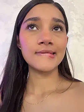 AlessiaVallmont online show from 03/10/26, 12:09