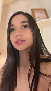 AlessiaVallmont online show from 04/11/26, 10:35