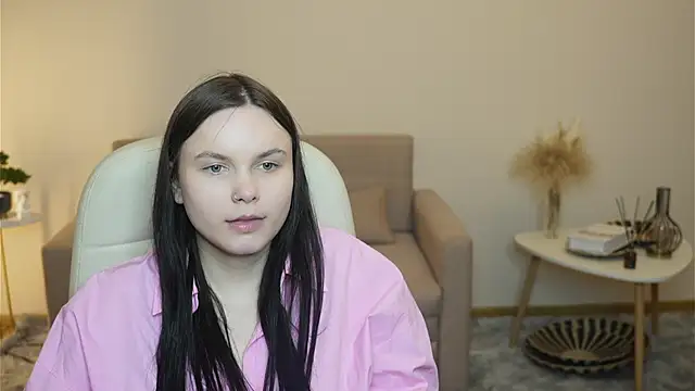 LeilaErcolani online show from 02/17/26, 02:03