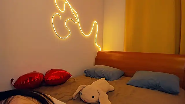 Snapshot of LeilaErcolani chatting on 03/10/26, 07:18 LeilaErcolani online show from 03/10/26, 07:18