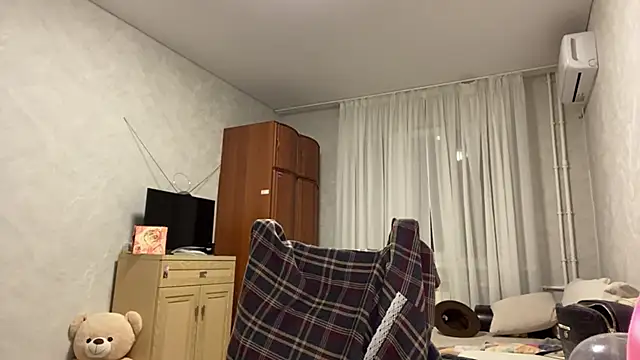 StephaniCute online show from 04/18/26, 07:58