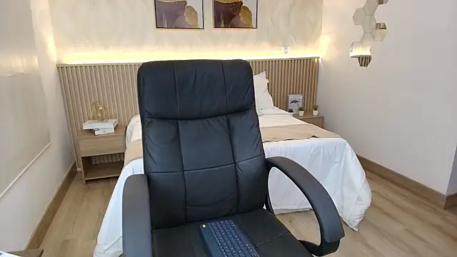 BellaMillers online show from 04/07/26, 11:17