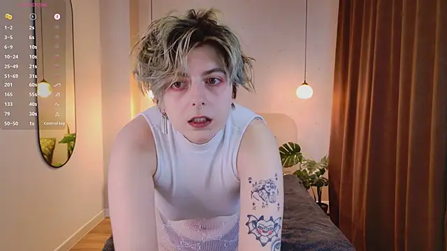 Snapshot of SpiderrArti chatting on 02/19/26, 06:21 SpiderrArti online show from 02/19/26, 06:21