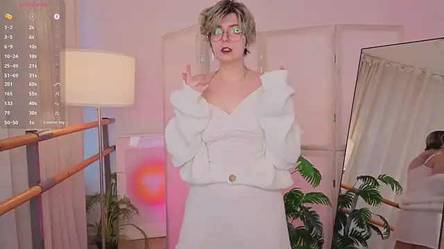 Snapshot of SpiderrArti chatting on 02/17/26, 06:44 SpiderrArti online show from 02/17/26, 06:44