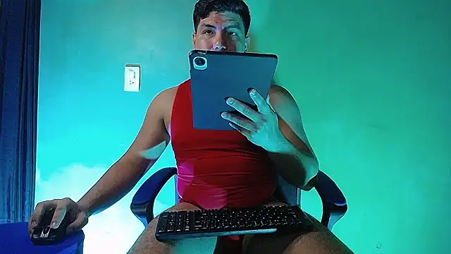 Uriel Ray  online show from 02/24/26, 10:43