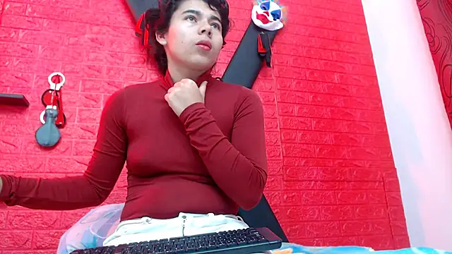 Snapshot of skinnysexy18 chatting on 02/26/26, 01:33 skinnysexy18 online show from 02/26/26, 01:33