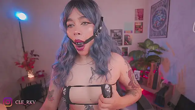 violette clerk1  online show from 03/21/26, 08:35