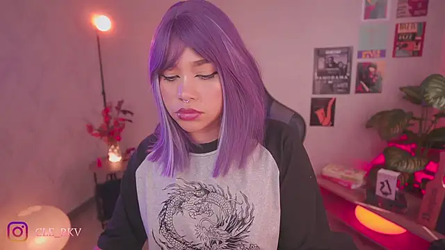 violette clerk1  online show from 04/14/26, 07:30