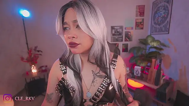 violette clerk1  online show from 03/31/26, 07:49