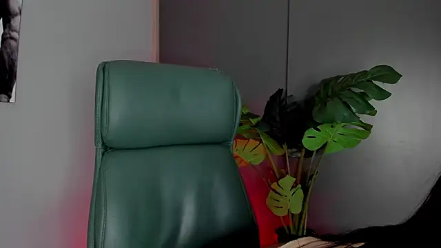 zara leee online show from 03/19/26, 04:01