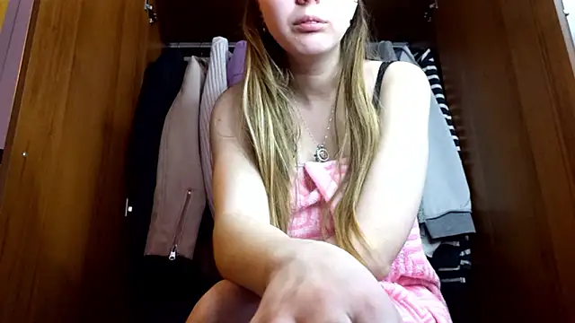 Snapshot of VictoriaDeese chatting on 03/11/26, 03:55 VictoriaDeese online show from 03/11/26, 03:55