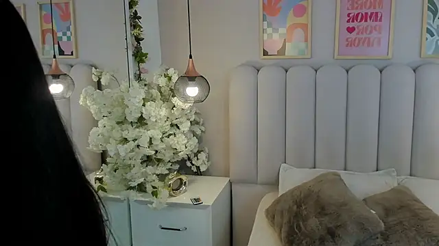 Mia Bailey  online show from 06/02/26, 03:06
