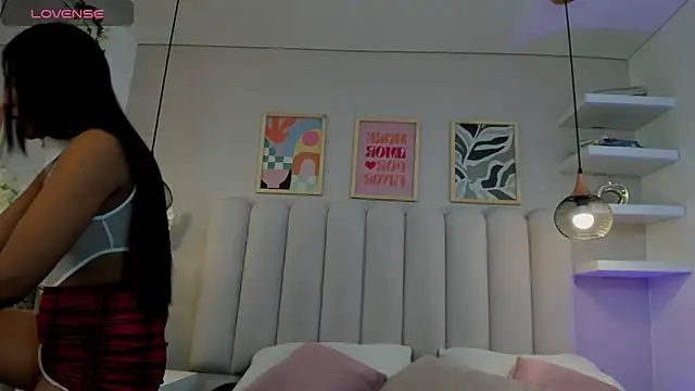 Mia Bailey  online show from 04/20/26, 03:09