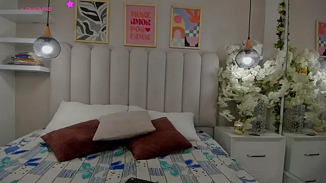 Mia Bailey  online show from 03/27/26, 03:04