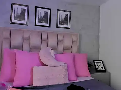 Snapshot of IsabellaRossi chatting on 04/13/26, 06:01 IsabellaRossi online show from 04/13/26, 06:01