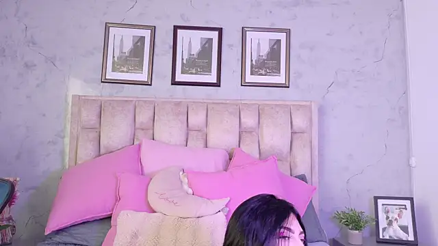 IsabellaRossi online show from 05/04/26, 07:17