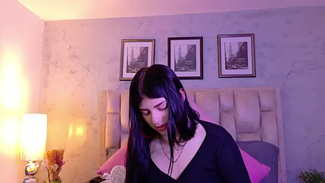 IsabellaRossi online show from 05/14/26, 11:29