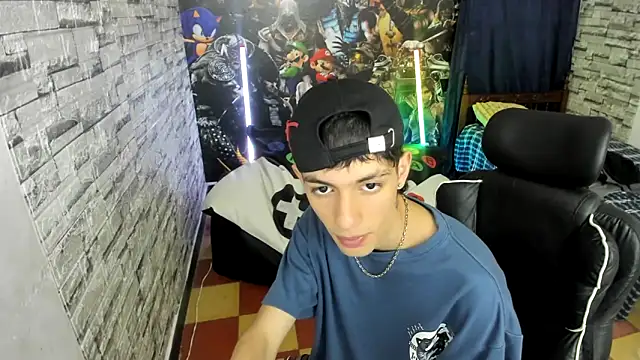 Snapshot of wex_077 chatting on 02/26/26, 01:27 wex 077 online show from 02/26/26, 01:27