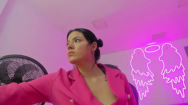 Evelin  thompsson online show from 03/07/26, 03:02