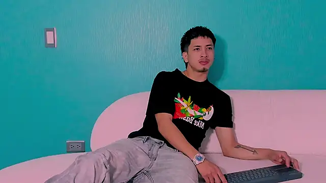 Snapshot of Youdoll_ chatting on 02/26/26, 01:33 Youdoll online show from 02/26/26, 01:33