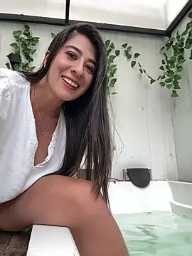 Snapshot of miiaa_love chatting on 02/21/26, 10:23 miiaa love online show from 02/21/26, 10:23