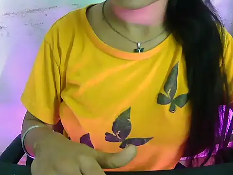 Snapshot of Hotsurbhi chatting on 03/11/26, 04:06 Hotsurbhi online show from 03/11/26, 04:06