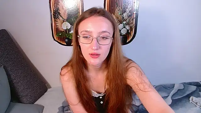 Snapshot of miay_here_ chatting on 05/17/26, 04:40 miay here online show from 05/17/26, 04:40