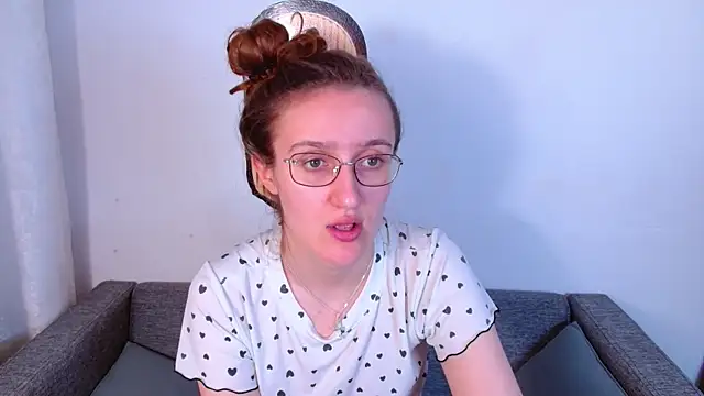 Snapshot of miay_here_ chatting on 05/25/26, 04:49 miay here online show from 05/25/26, 04:49