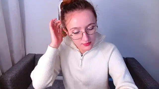 Snapshot of miay_here_ chatting on 05/27/26, 04:58 miay here online show from 05/27/26, 04:58