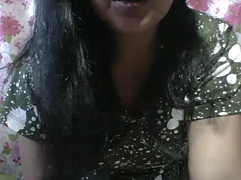 Snapshot of Sh1nbae22 chatting on 02/26/26, 12:21 Sh1nbae22 online show from 02/26/26, 12:21