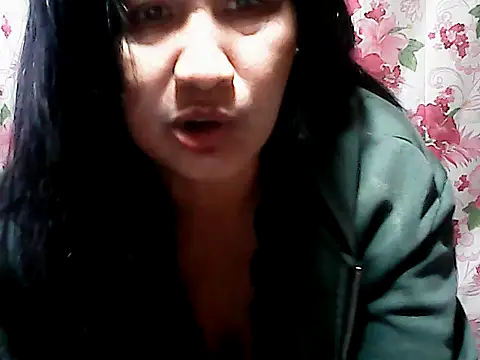 Snapshot of Sh1nbae22 chatting on 02/17/26, 11:13 Sh1nbae22 online show from 02/17/26, 11:13