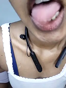 ASHANYA JAYASOORIYA online show from 04/19/26, 06:03