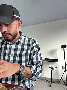 Snapshot of katasanz chatting on 04/14/26, 02:44 katasanz online show from 04/14/26, 02:44