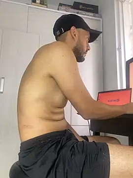 Snapshot of katasanz chatting on 03/12/26, 12:53 katasanz online show from 03/12/26, 12:53