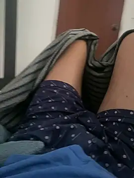 Snapshot of katasanz chatting on 03/07/26, 01:05 katasanz online show from 03/07/26, 01:05