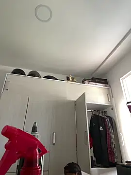 Snapshot of katasanz chatting on 03/04/26, 01:41 katasanz online show from 03/04/26, 01:41