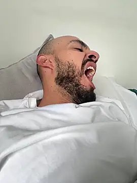 Snapshot of katasanz chatting on 04/15/26, 01:48 katasanz online show from 04/15/26, 01:48