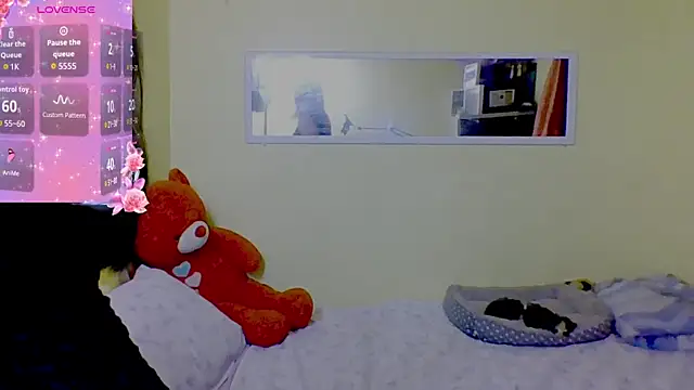 Luna Moonfang online show from 05/31/26, 02:12