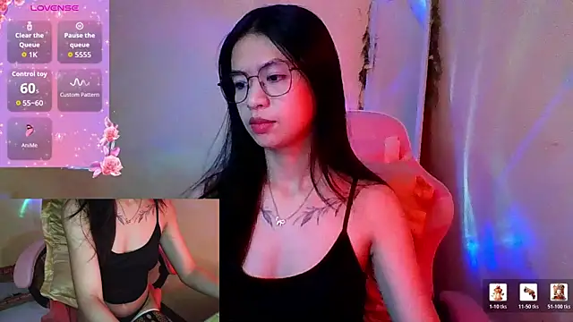 Luna Moonfang online show from 05/28/26, 02:34