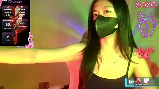 Luna Moonfang online show from 05/13/26, 03:24