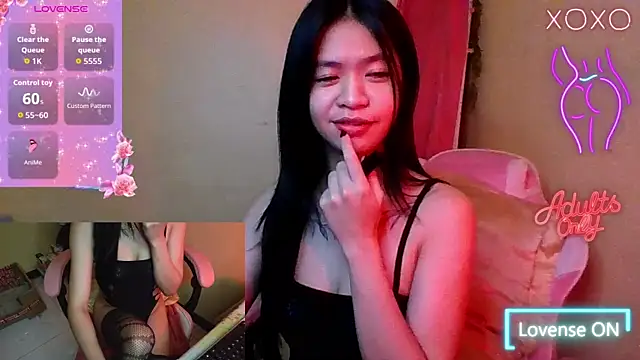 Luna Moonfang online show from 05/27/26, 12:53