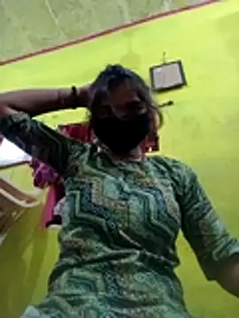 Snapshot of Cute_Mahek99 chatting on 06/15/26, 05:23 Cute Mahek99 online show from 06/15/26, 05:23