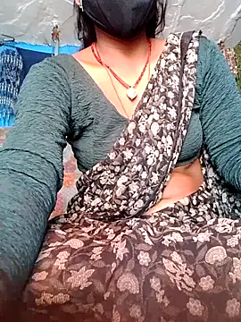 Snapshot of Vidya_Balan143 chatting on 05/13/26, 07:15 Vidya Balan143 online show from 05/13/26, 07:15