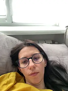 Snapshot of Oliviyalove_ chatting on 06/12/26, 01:42 Oliviyalove online show from 06/12/26, 01:42