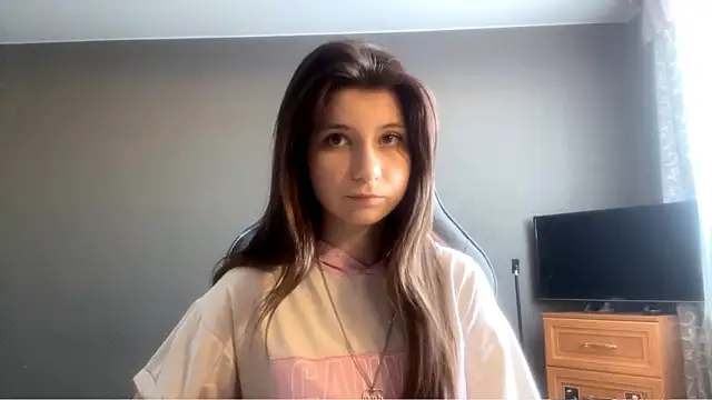 Snapshot of LunnaBliss chatting on 02/17/26, 12:13 LunnaBliss online show from 02/17/26, 12:13