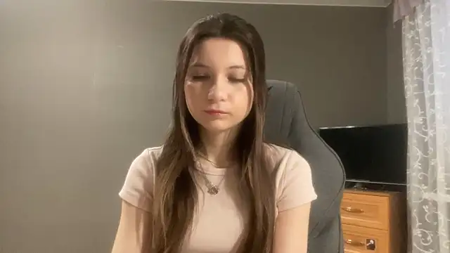 Snapshot of LunnaBliss chatting on 02/19/26, 03:09 LunnaBliss online show from 02/19/26, 03:09