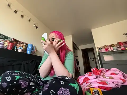Snapshot of pinkhairfun16 chatting on 03/04/26, 03:42 pinkhairfun16 online show from 03/04/26, 03:42