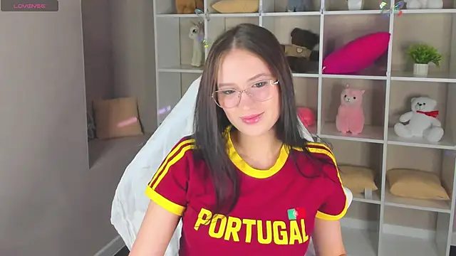 Miaa Hill online show from 04/14/26, 11:15